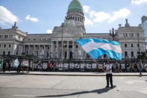 A las plazas de todo el país para frenar las reformas contra el pueblo